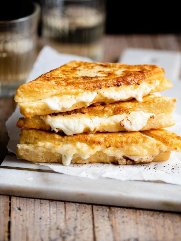Rustici Leccesi, Tomato and Mozzarella Pastries