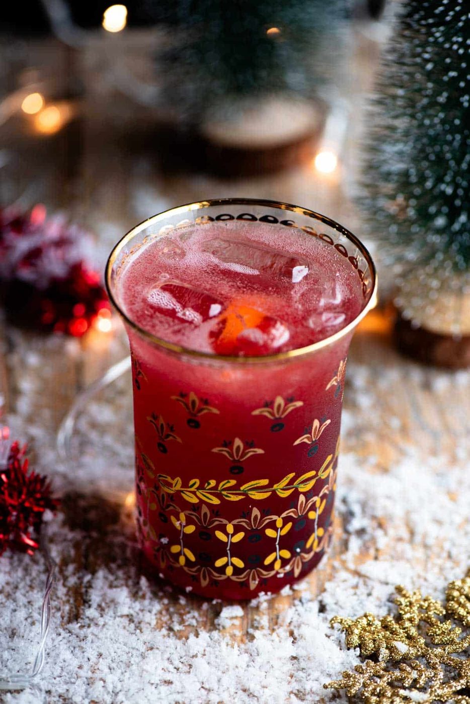 Christmas Spiced Cranberry and Prosecco Fizz
