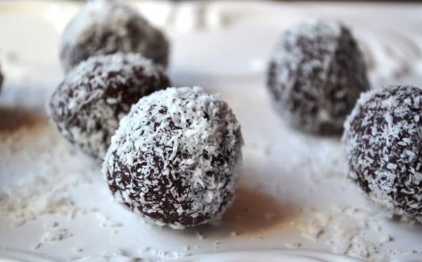 Dark chocolate avocado truffles