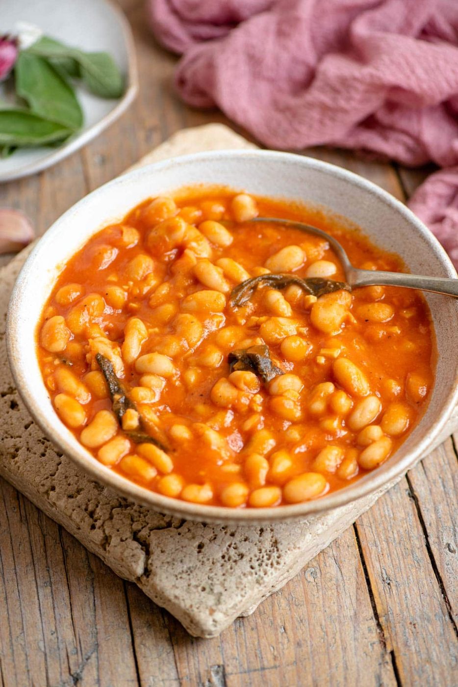 Fagioli all'uccelletto – Beans in Tomato Sauce