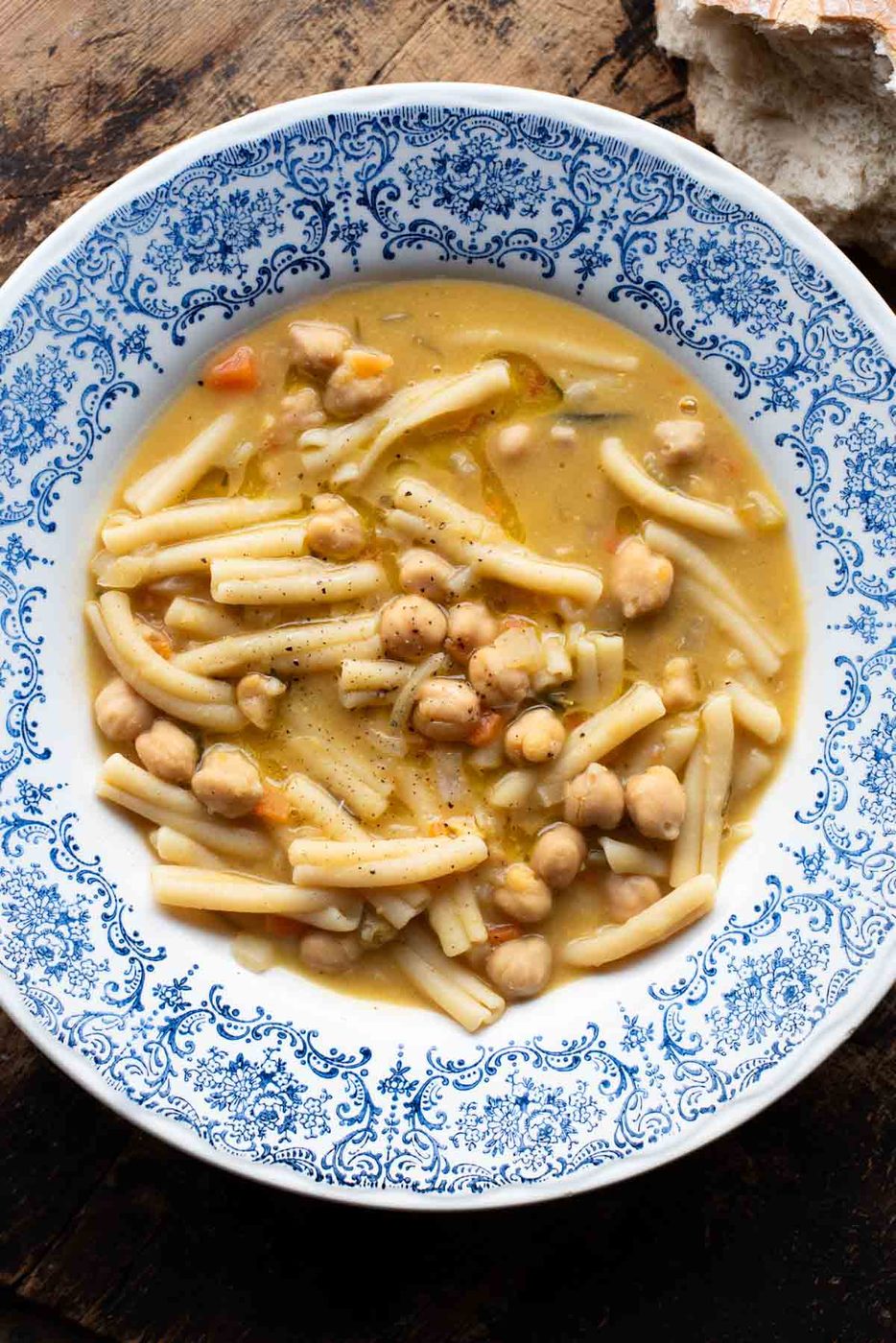 Pasta e Ceci, Pasta, plus Chickpeas
