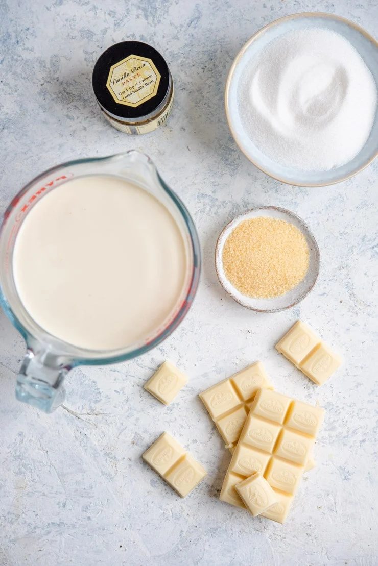All the ingredients for making white chocolate panna cotta