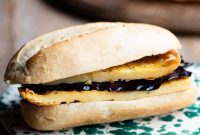 Cinque e Cinque: Livorno’s Chickpea Pancake Sandwich