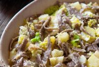 Alpine Comfort: Pizzoccheri with Braised Cabbage and Potatoes